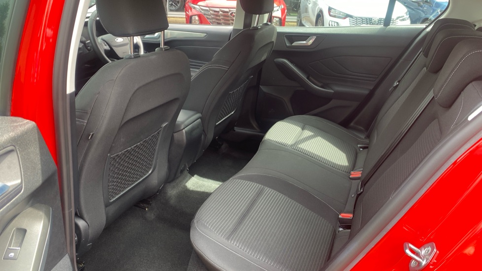 Ford Focus 1.0 EcoBoost Titanium 5dr Petrol Hatchback - Image 16