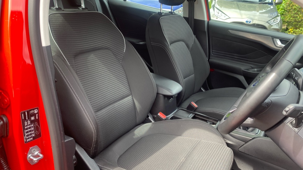 Ford Focus 1.0 EcoBoost Titanium 5dr Petrol Hatchback - Image 25