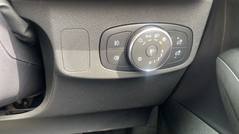 Ford Focus 1.0 EcoBoost Titanium 5dr Petrol Hatchback - Image 34