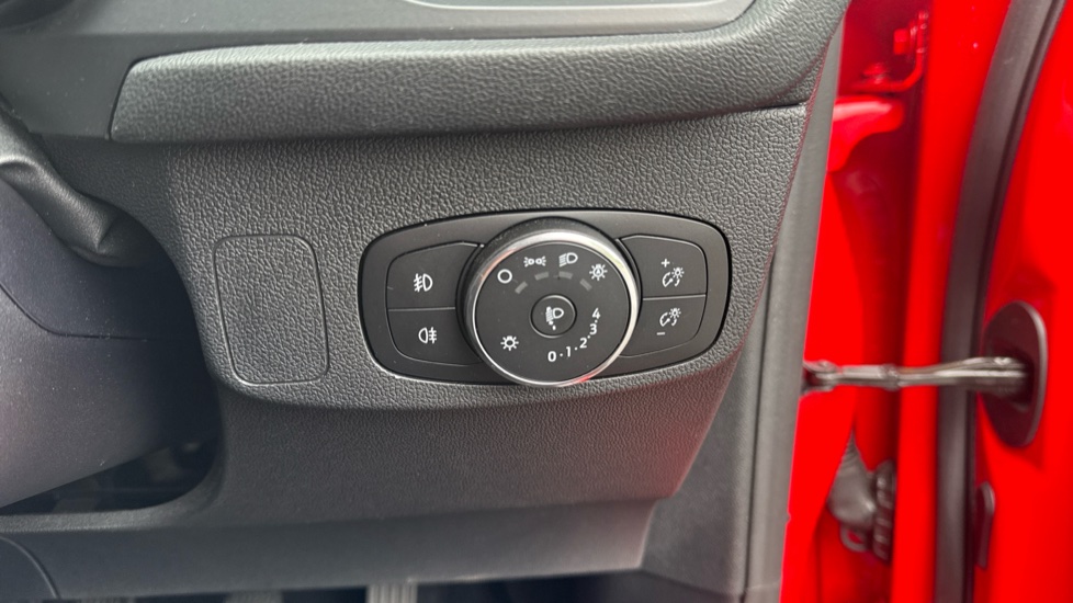 Ford Focus 1.0 EcoBoost Titanium 5dr Petrol Hatchback - Image 35