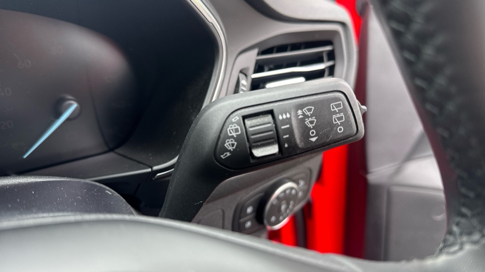 Ford Focus 1.0 EcoBoost Titanium 5dr Petrol Hatchback - Image 38