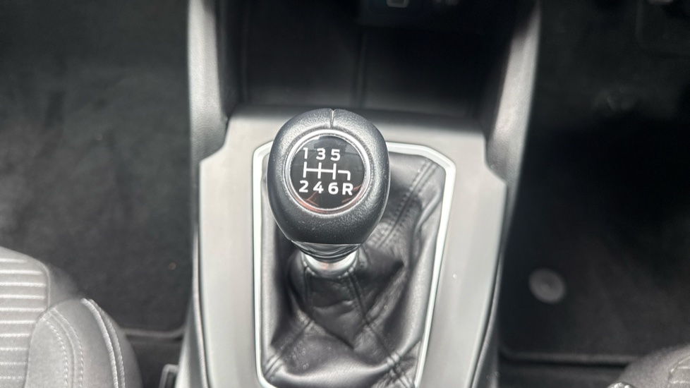 Ford Focus 1.0 EcoBoost Titanium 5dr Petrol Hatchback - Image 44