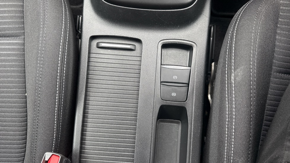 Ford Focus 1.0 EcoBoost Titanium 5dr Petrol Hatchback - Image 45