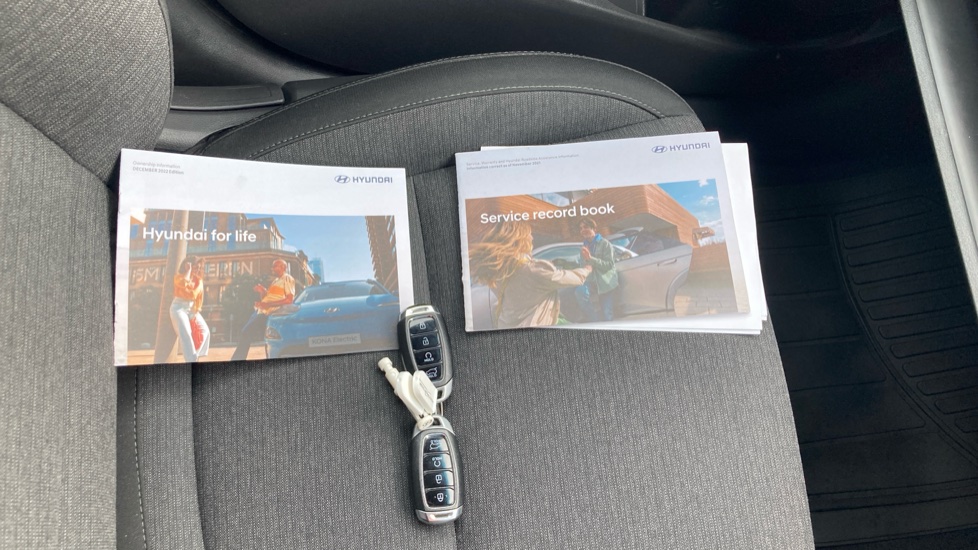 Hyundai KONA 100kW Premium 39kWh 5dr Auto Electric Hatchback - Image 19