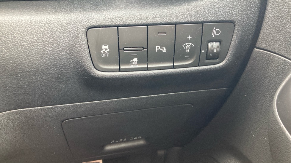 Hyundai KONA 100kW Premium 39kWh 5dr Auto Electric Hatchback - Image 26