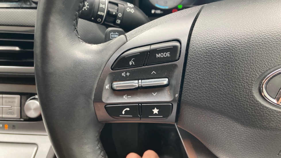 Hyundai KONA 100kW Premium 39kWh 5dr Auto Electric Hatchback - Image 30
