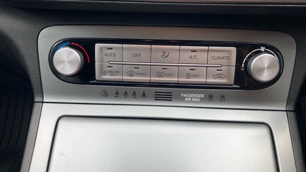 Hyundai KONA 100kW Premium 39kWh 5dr Auto Electric Hatchback - Image 36