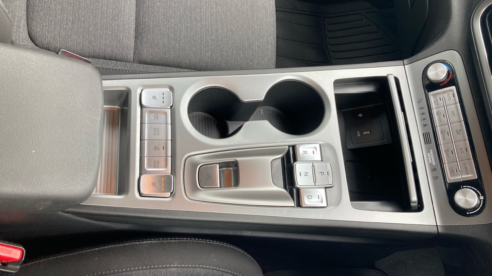 Hyundai KONA 100kW Premium 39kWh 5dr Auto Electric Hatchback - Image 40