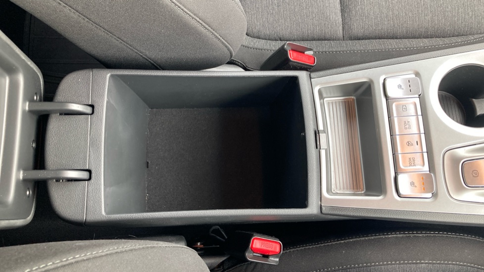 Hyundai KONA 100kW Premium 39kWh 5dr Auto Electric Hatchback - Image 42