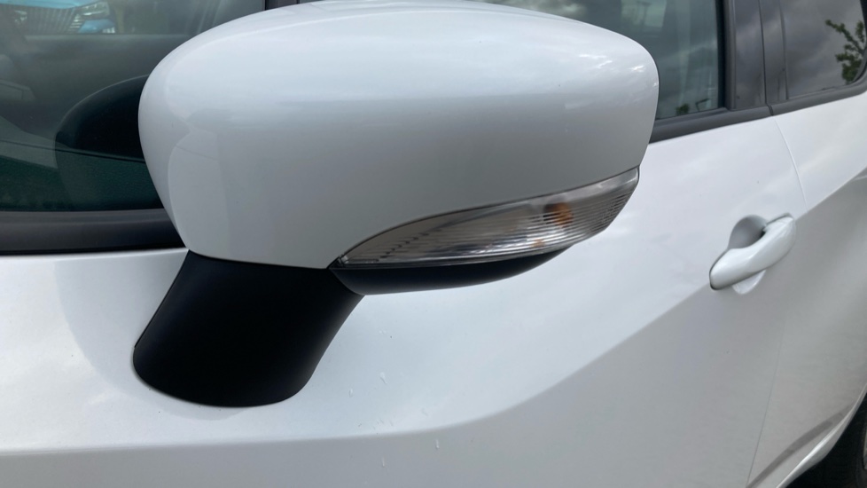 Nissan Micra 1.0 IG-T 92 Acenta 5dr CVT Petrol Hatchback - Image 25