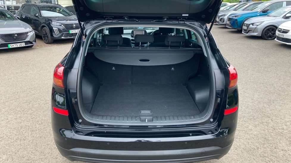 Hyundai TUCSON 1.6 GDi SE Nav 5dr 2WD Petrol Estate - Image 4