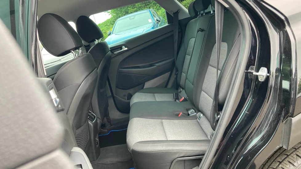 Hyundai TUCSON 1.6 GDi SE Nav 5dr 2WD Petrol Estate - Image 16