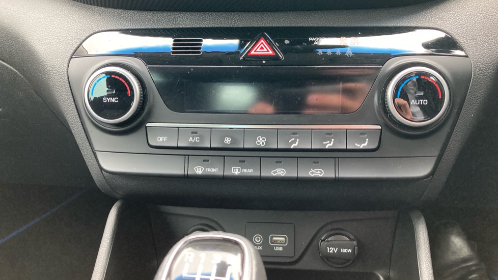 Hyundai TUCSON 1.6 GDi SE Nav 5dr 2WD Petrol Estate - Image 36