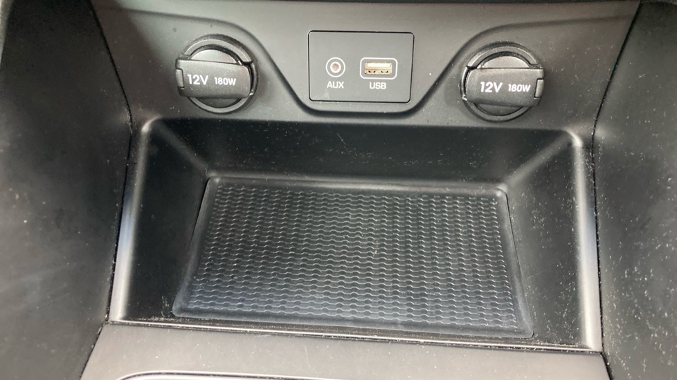 Hyundai TUCSON 1.6 GDi SE Nav 5dr 2WD Petrol Estate - Image 37