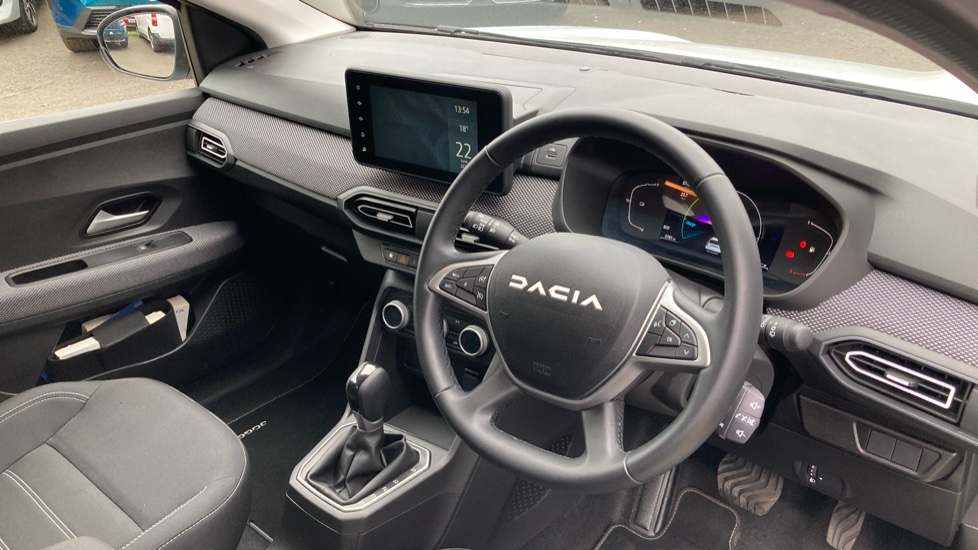 Dacia Jogger 1.6 HEV Expression 5dr Auto Hybrid Estate - Image 11
