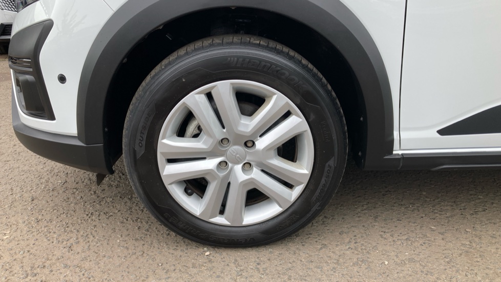 Dacia Jogger 1.6 HEV Expression 5dr Auto Hybrid Estate - Image 23