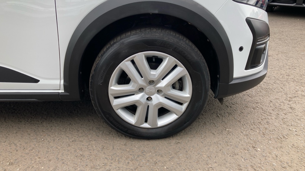 Dacia Jogger 1.6 HEV Expression 5dr Auto Hybrid Estate - Image 26