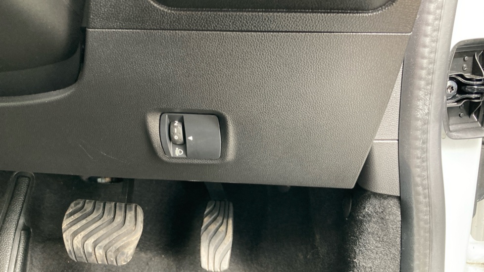 Dacia Jogger 1.6 HEV Expression 5dr Auto Hybrid Estate - Image 39