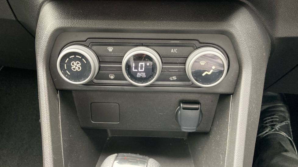 Dacia Jogger 1.6 HEV Expression 5dr Auto Hybrid Estate - Image 48