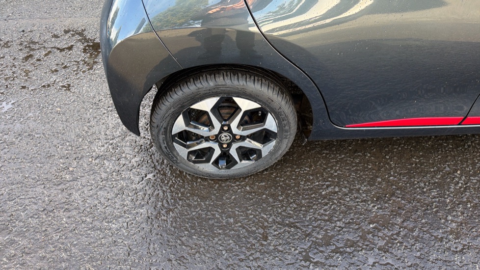 Toyota Aygo 1.0 VVT-i X-Trend TSS 5dr Petrol Hatchback - Image 21