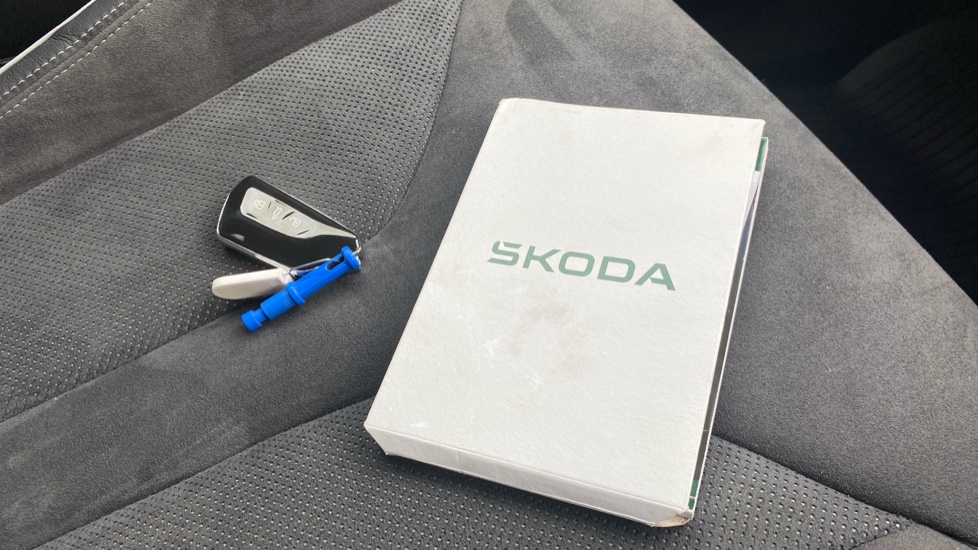 Skoda Enyaq 210kW 85x Sportline Plus 82kWh 4x4 5dr Auto Electric Estate - Image 19