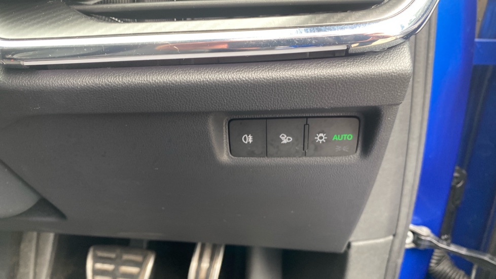Skoda Enyaq 210kW 85x Sportline Plus 82kWh 4x4 5dr Auto Electric Estate - Image 33