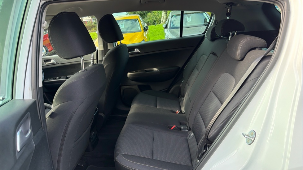 Kia Sportage 1.6 GDi ISG 2 5dr Petrol Estate - Image 16