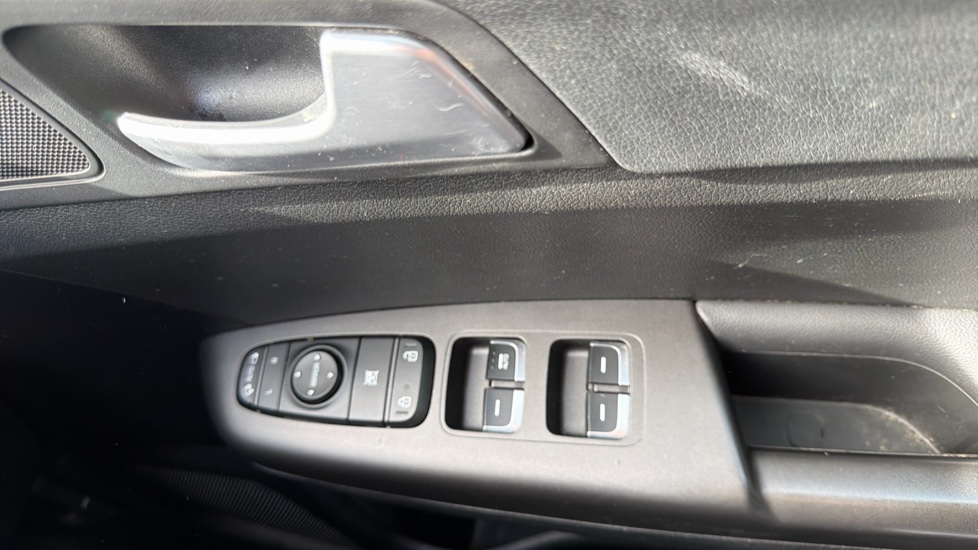 Kia Sportage 1.6 GDi ISG 2 5dr Petrol Estate - Image 41
