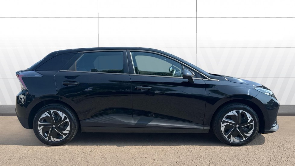 MG MG4 150kW SE EV Long Range 64kWh 5dr Auto Electric Hatchback - Image 5