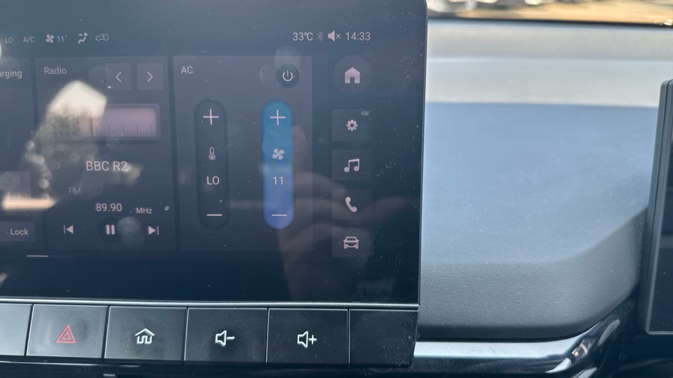MG MG4 150kW SE EV Long Range 64kWh 5dr Auto Electric Hatchback - Image 30