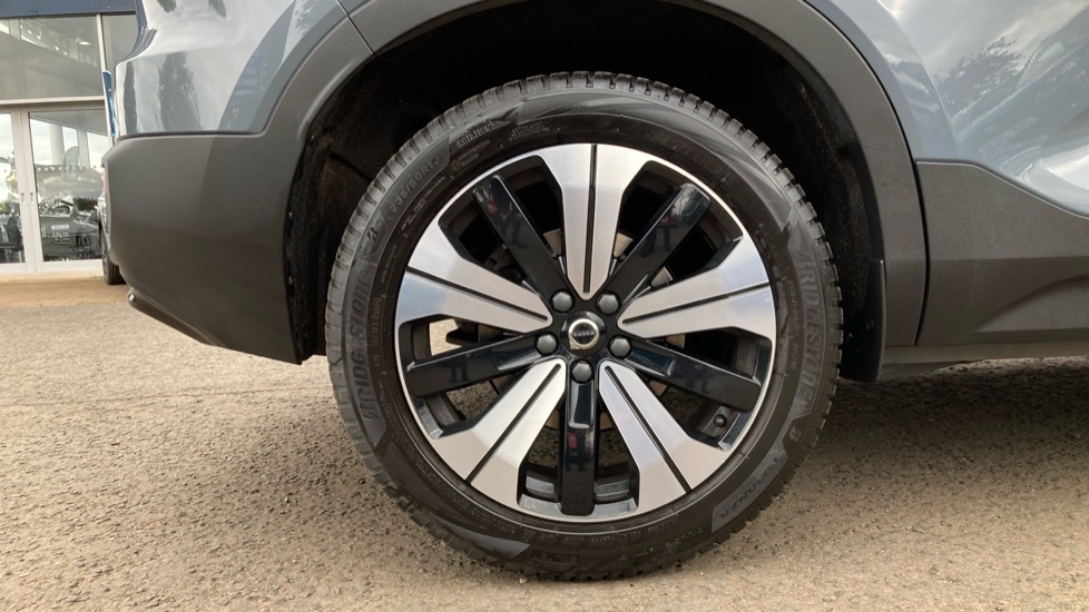 Volvo XC40 1.5 T5 Recharge PHEV Ultimate Dark 5dr Auto Estate - Image 7
