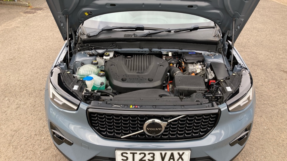 Volvo XC40 1.5 T5 Recharge PHEV Ultimate Dark 5dr Auto Estate - Image 8