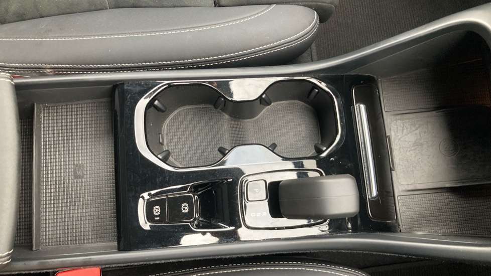 Volvo XC40 1.5 T5 Recharge PHEV Ultimate Dark 5dr Auto Estate - Image 13