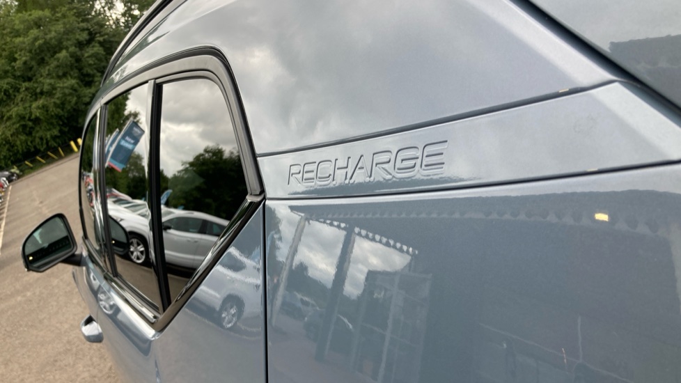 Volvo XC40 1.5 T5 Recharge PHEV Ultimate Dark 5dr Auto Estate - Image 24