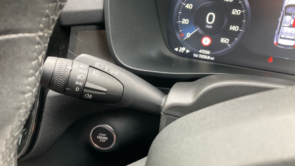 Volvo XC40 1.5 T5 Recharge PHEV Ultimate Dark 5dr Auto Estate - Image 29
