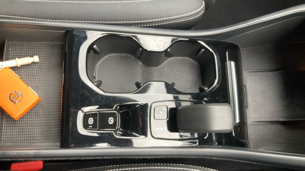 Volvo XC40 1.5 T5 Recharge PHEV Ultimate Dark 5dr Auto Estate - Image 38