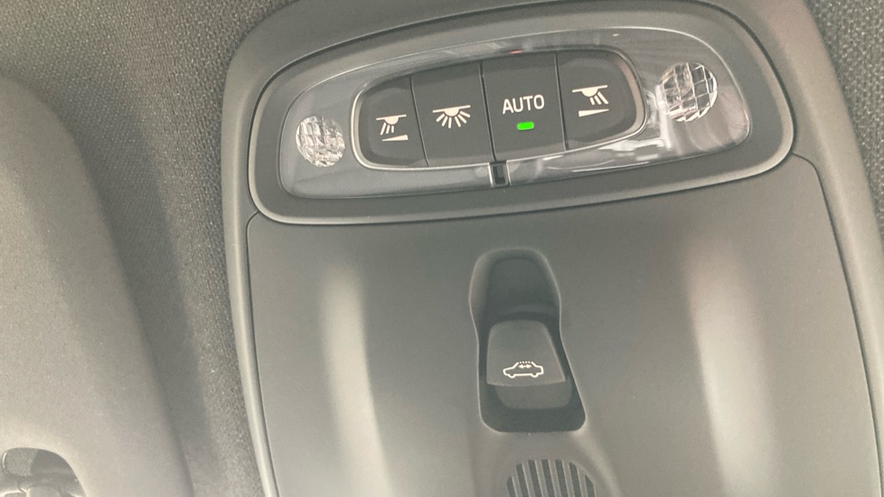Volvo XC40 1.5 T5 Recharge PHEV Ultimate Dark 5dr Auto Estate - Image 43
