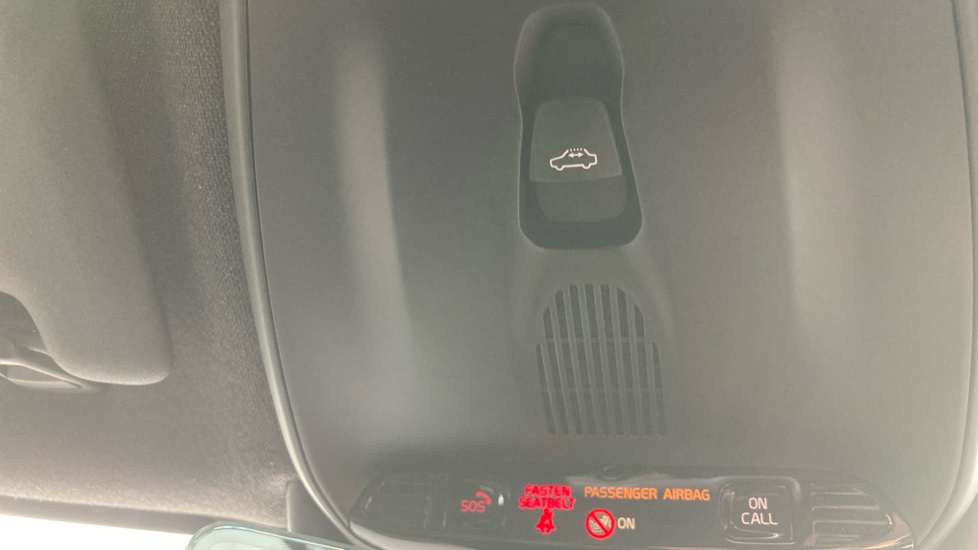 Volvo XC40 1.5 T5 Recharge PHEV Ultimate Dark 5dr Auto Estate - Image 44