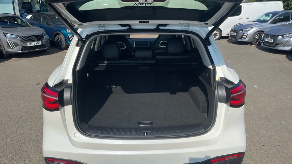 MG HS 1.5 T-GDI Exclusive 5dr DCT Petrol Hatchback - Image 4