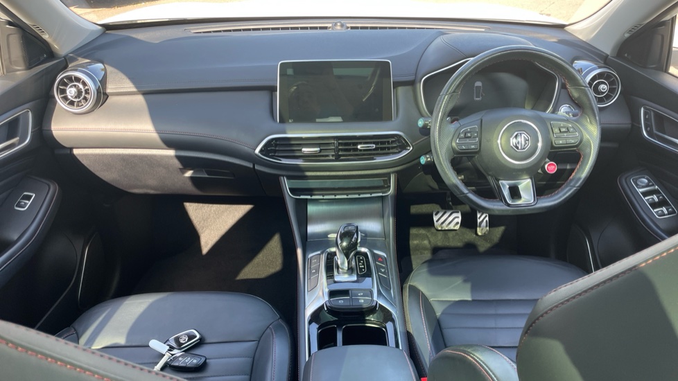 MG HS 1.5 T-GDI Exclusive 5dr DCT Petrol Hatchback - Image 10