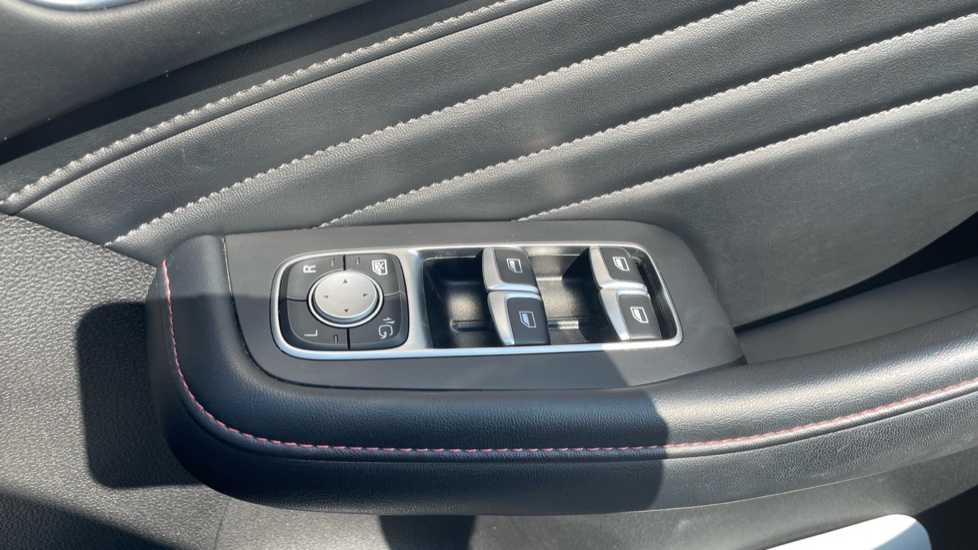 MG HS 1.5 T-GDI Exclusive 5dr DCT Petrol Hatchback - Image 23