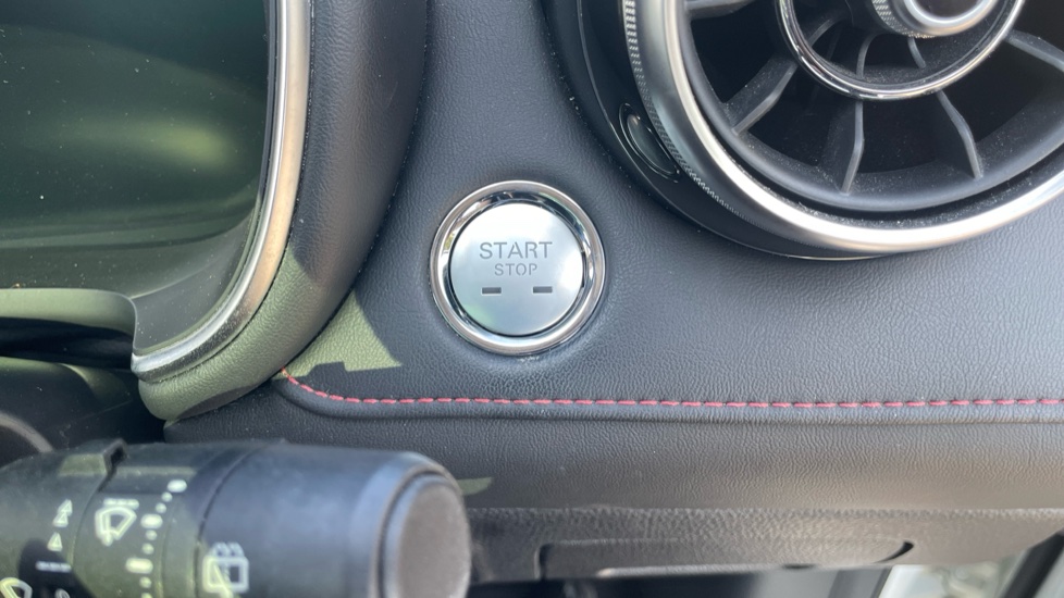 MG HS 1.5 T-GDI Exclusive 5dr DCT Petrol Hatchback - Image 24