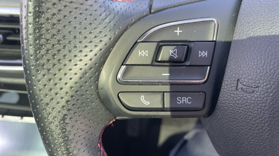 MG HS 1.5 T-GDI Exclusive 5dr DCT Petrol Hatchback - Image 28