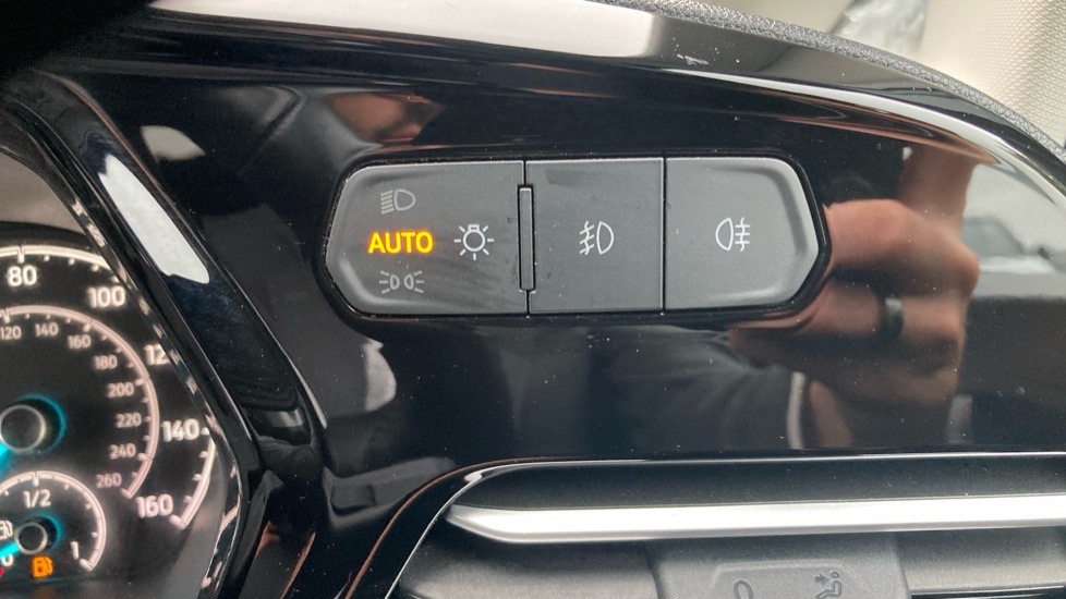 Ford Tourneo Connect 1.5 EcoBoost Titanium 5dr Auto [7 seat] Petrol Estate - Image 25