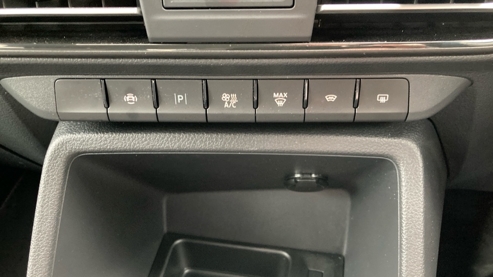 Ford Tourneo Connect 1.5 EcoBoost Titanium 5dr Auto [7 seat] Petrol Estate - Image 40