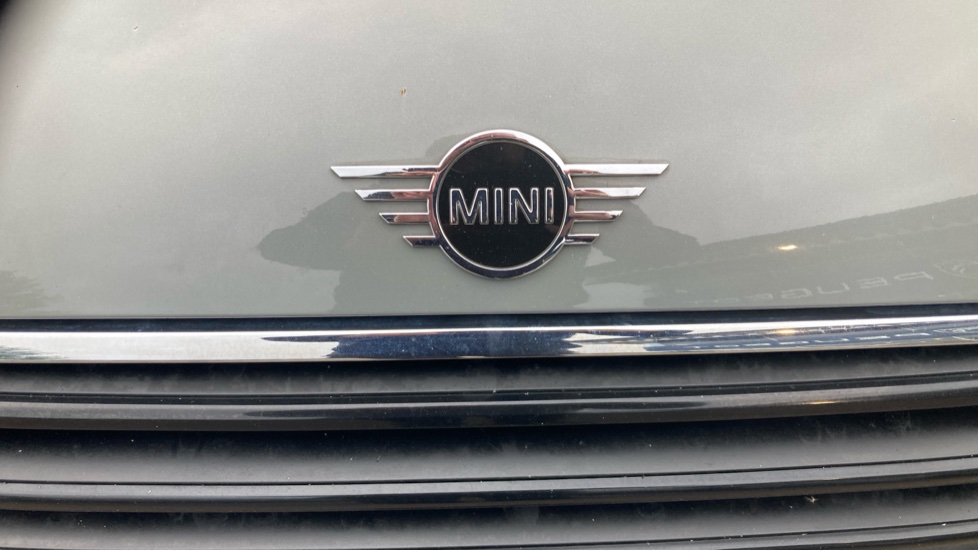 MINI Clubman 1.5 Cooper Sport 6dr Auto Petrol Estate - Image 21