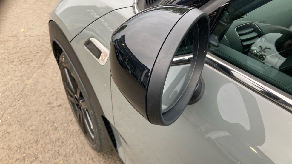MINI Clubman 1.5 Cooper Sport 6dr Auto Petrol Estate - Image 27