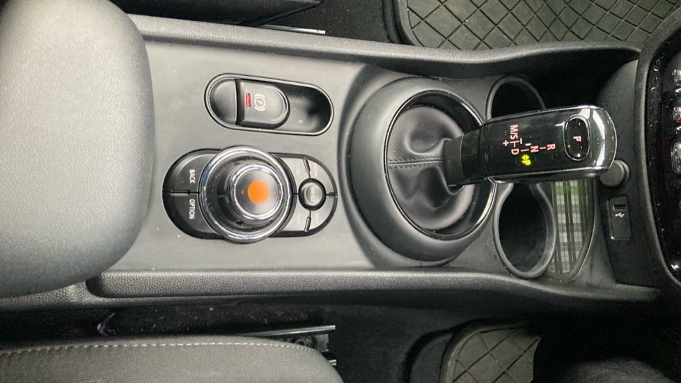 MINI Clubman 1.5 Cooper Sport 6dr Auto Petrol Estate - Image 51
