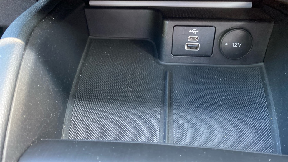 Ford Kuga 2.5 PHEV ST-Line X Edition 5dr CVT Estate - Image 26