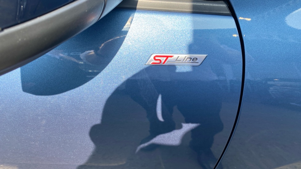 Ford Kuga 2.5 PHEV ST-Line X Edition 5dr CVT Estate - Image 35